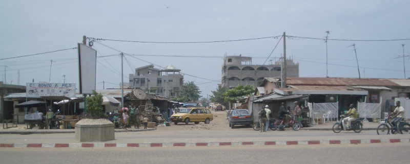 © Franck Houndégla, "Trois exemples d’immeubles mixtes à Cotonou et à Porto-Novo en 2011-2012"