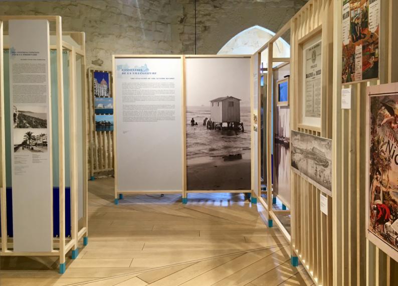 Vue de l'exposition "Tous à la plage !", La Rochelle, tour de la Chaine, 2018