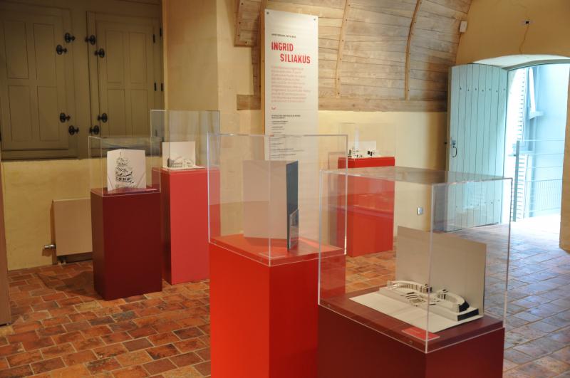 Exposition-atelier itinérante "Architectures de papier" au  château de Sainte-Suzanne © Cité de l’architecture et du patrimoine